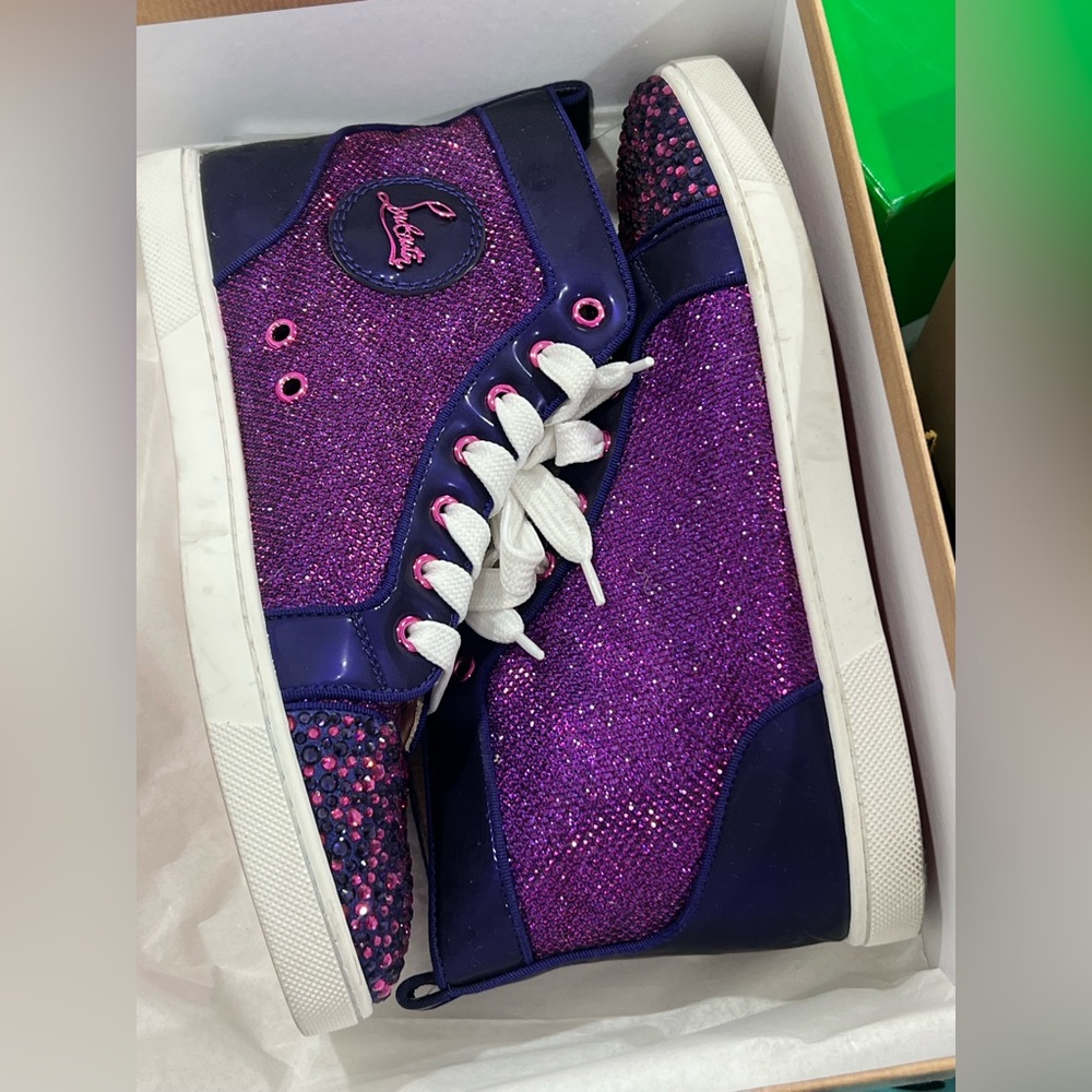 AUTHENTIC Christian louboutin
Worn twice